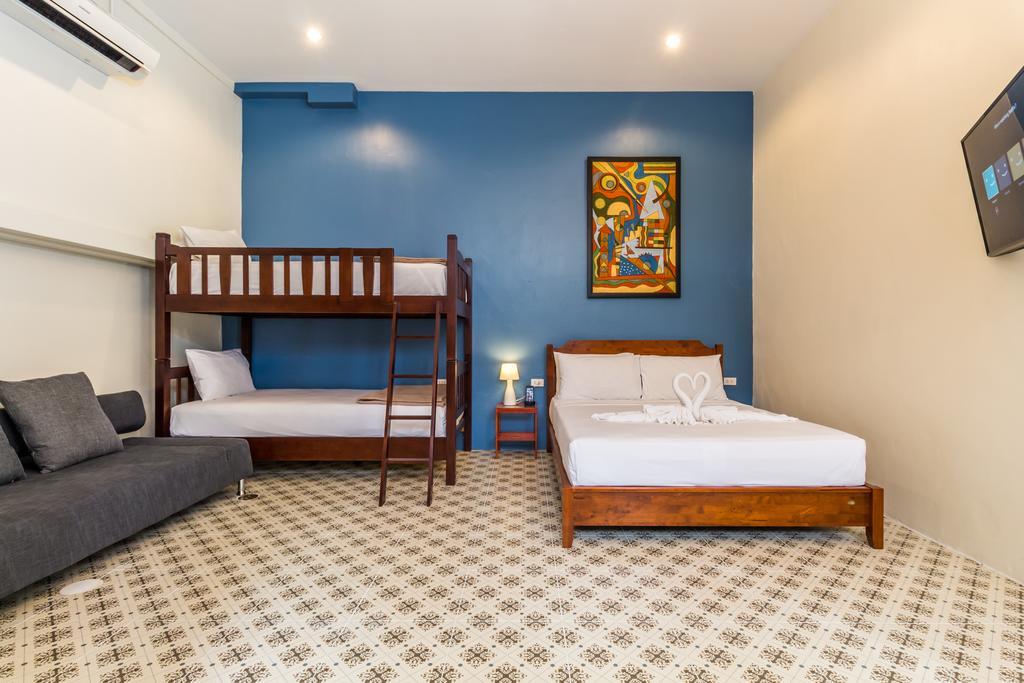 Eriksson Guesthouse Patong Oda fotoğraf