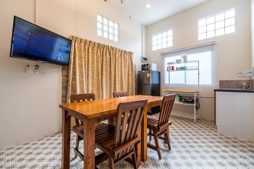 Eriksson Guesthouse Patong Oda fotoğraf