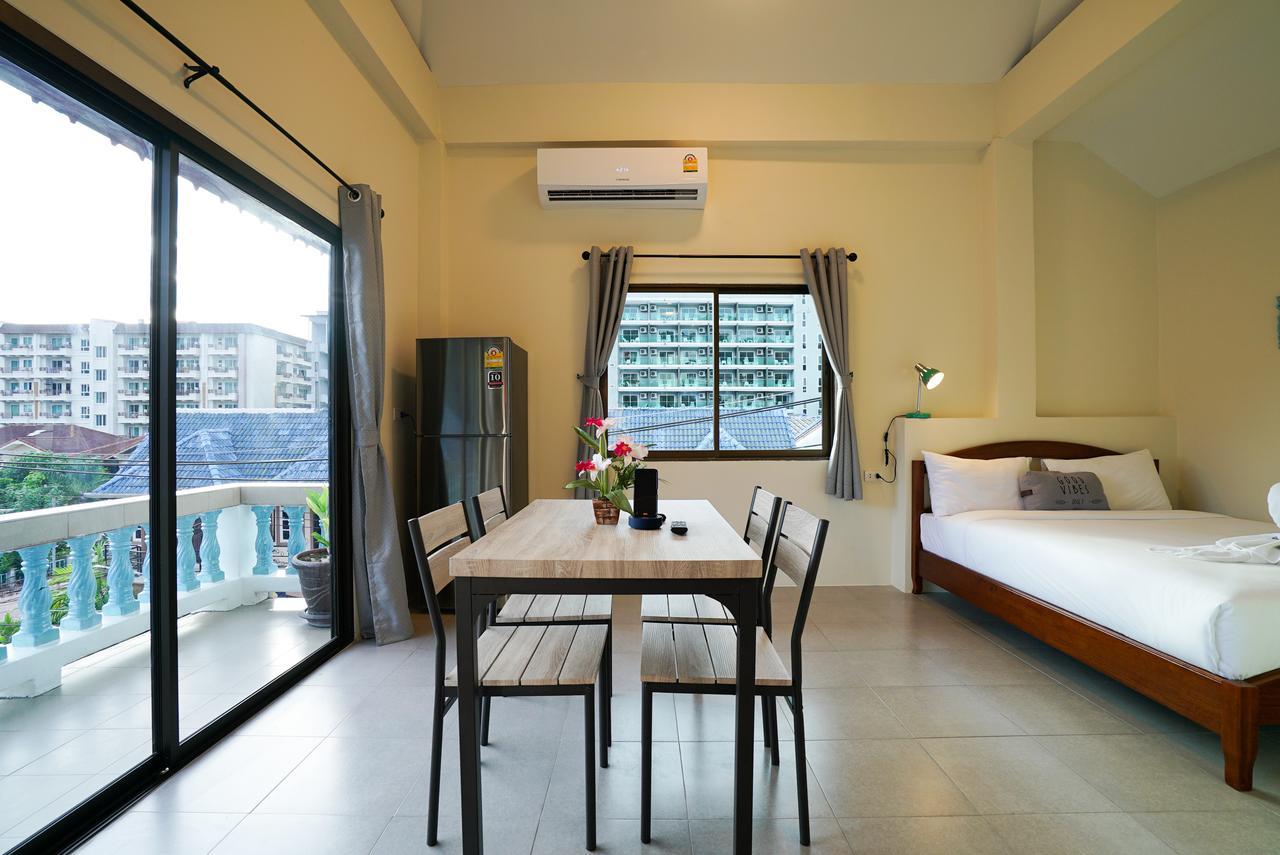 Eriksson Guesthouse Patong Oda fotoğraf