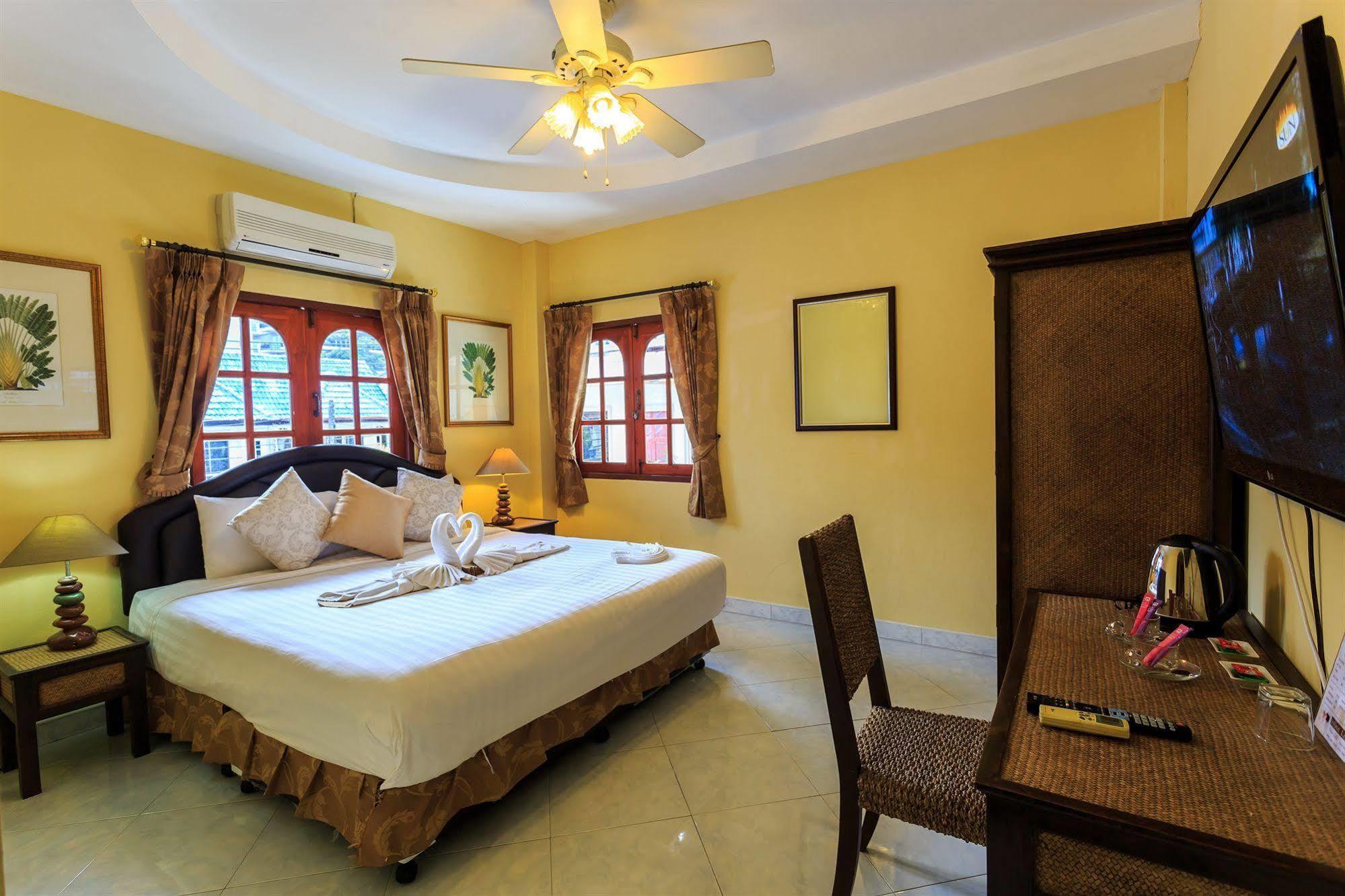 Eriksson Guesthouse Patong Dış mekan fotoğraf