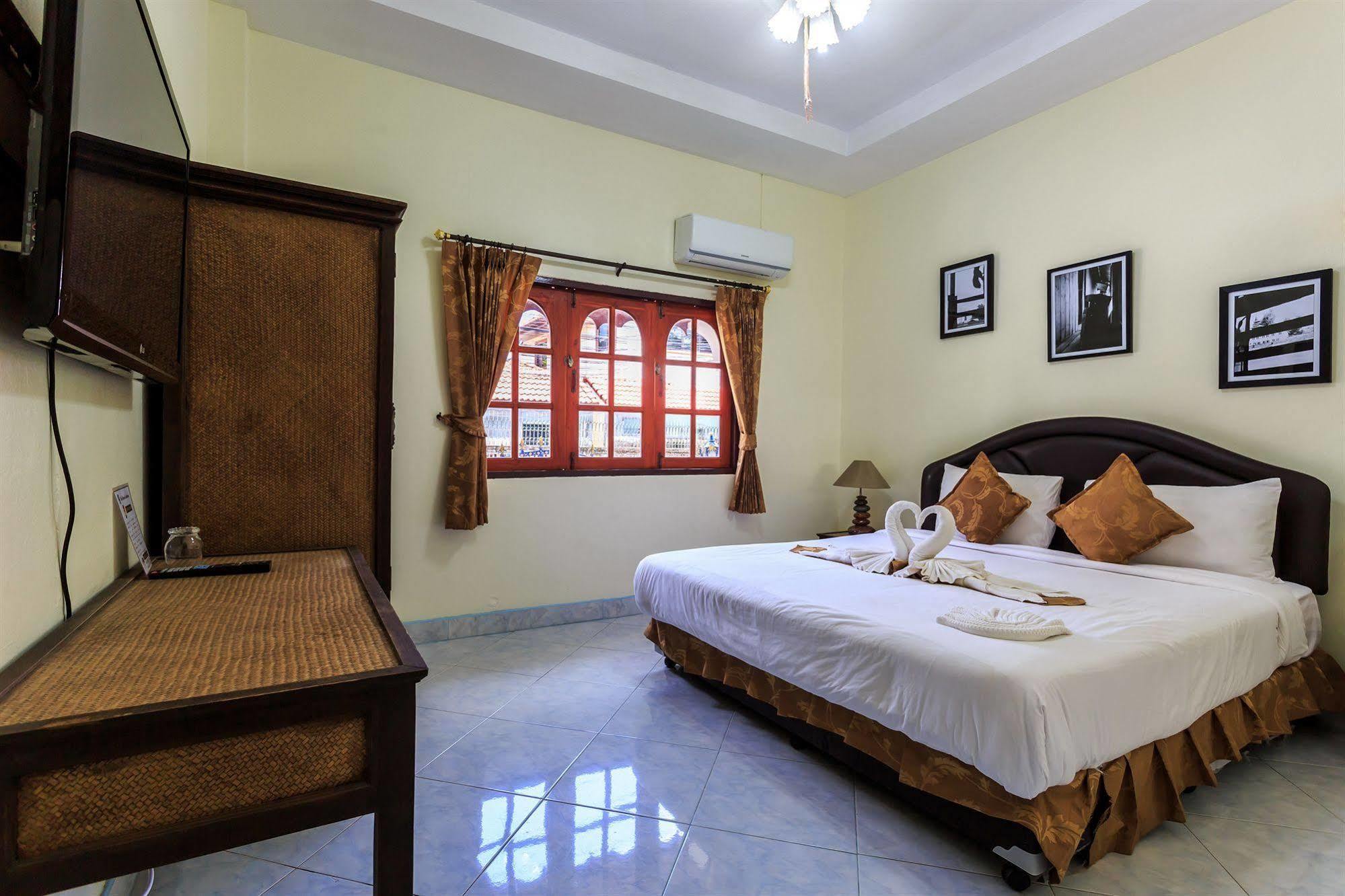 Eriksson Guesthouse Patong Dış mekan fotoğraf