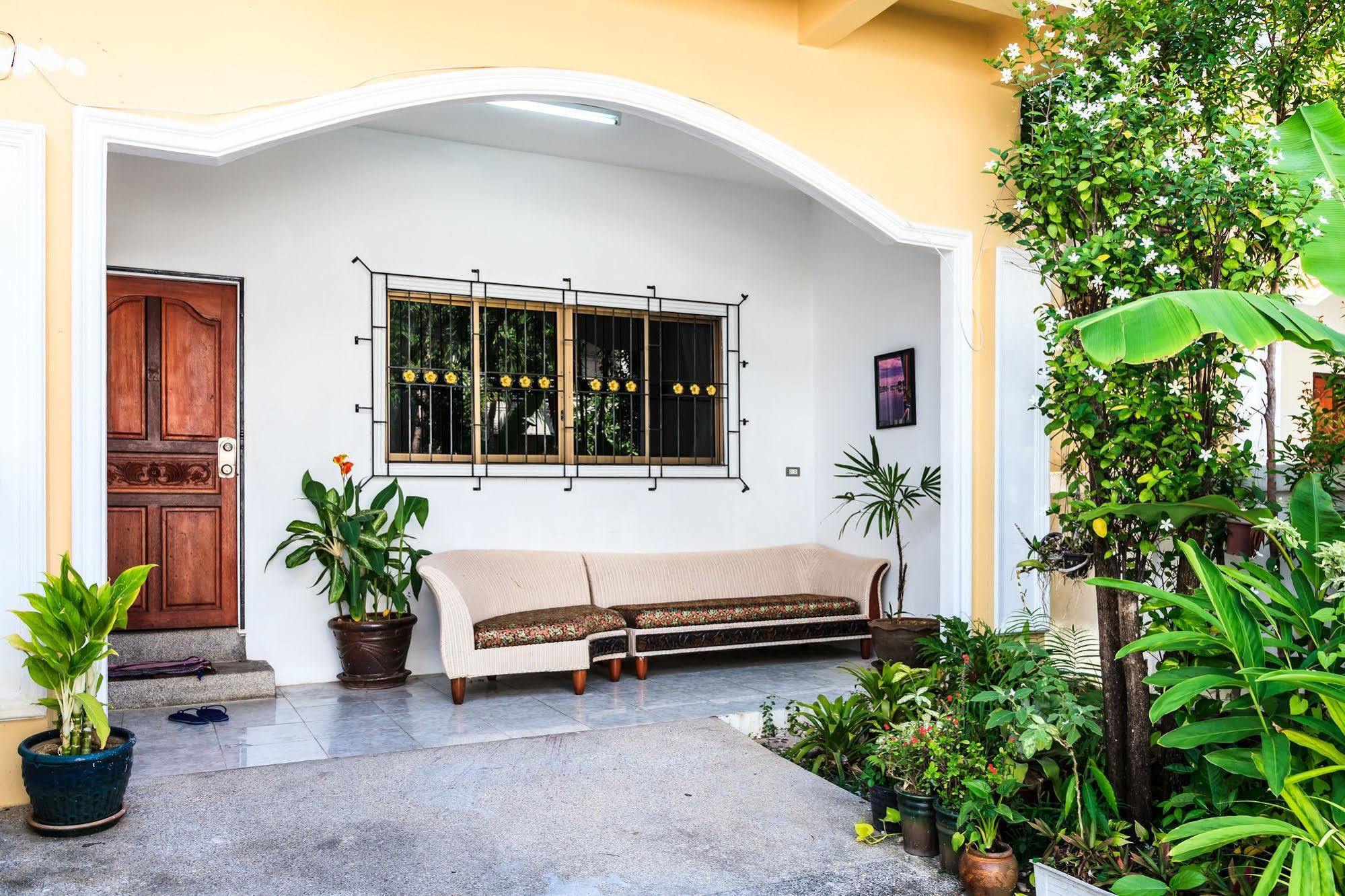 Eriksson Guesthouse Patong Dış mekan fotoğraf