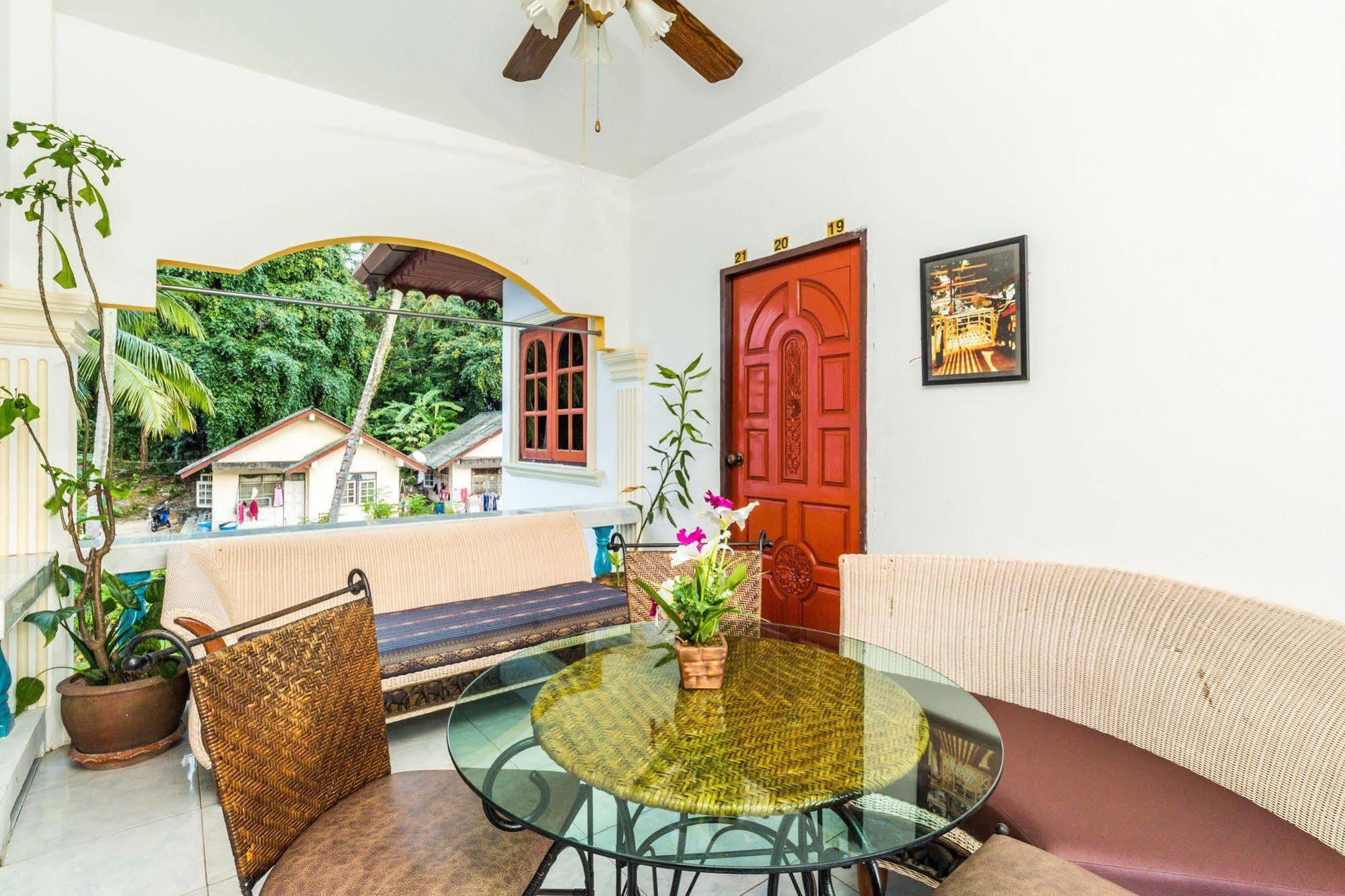 Eriksson Guesthouse Patong Dış mekan fotoğraf