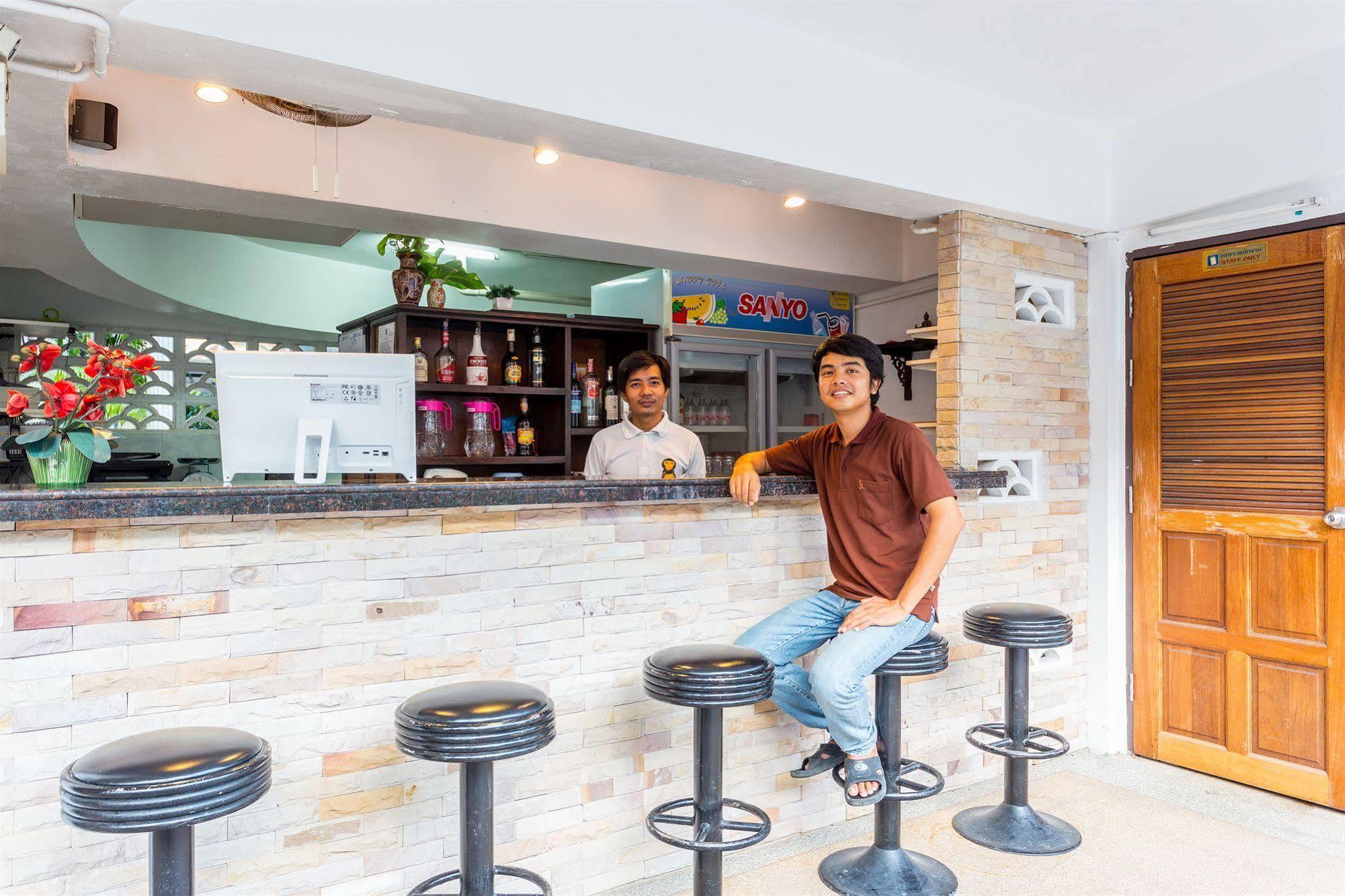 Eriksson Guesthouse Patong Dış mekan fotoğraf