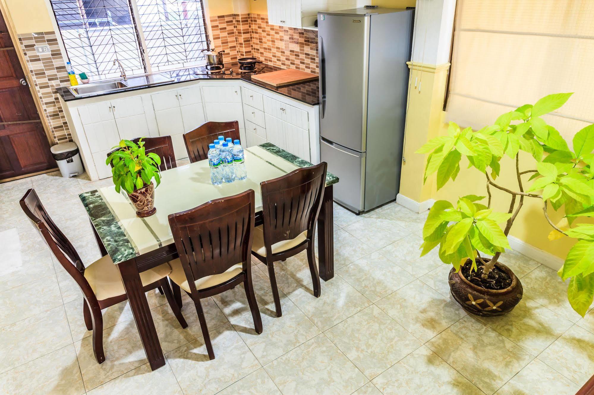 Eriksson Guesthouse Patong Dış mekan fotoğraf