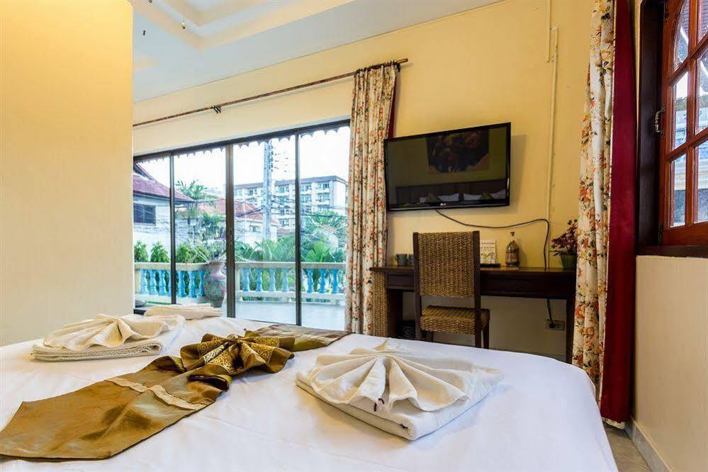 Eriksson Guesthouse Patong Dış mekan fotoğraf
